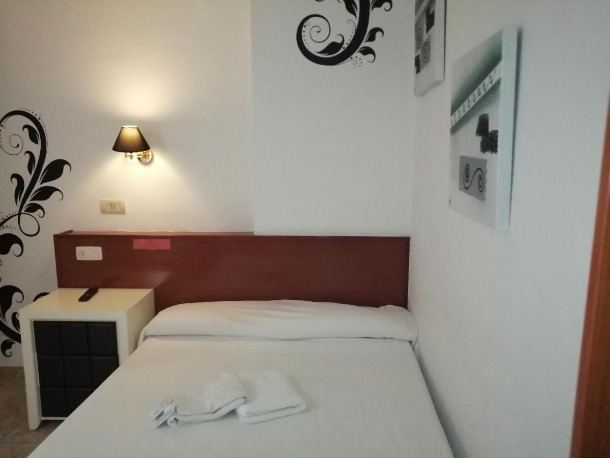 Hostal Jaime I Huesca Exteriér fotografie