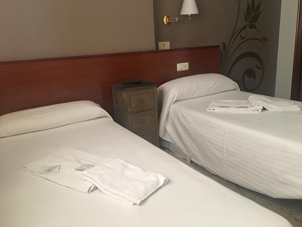 Hostal Jaime I Huesca Exteriér fotografie